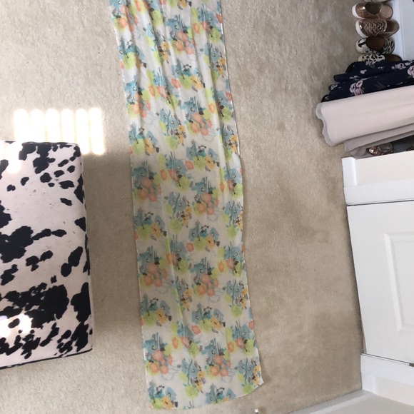 🌟HP🌟 J. Crew Lightweight Scarf in Yellow Floral - Picture 3 of 5